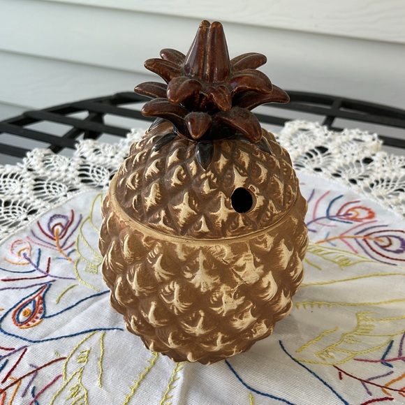 Mark Thomas Outrigger Cannery Row- Vintage Drink Mug - Picture 6 of 12